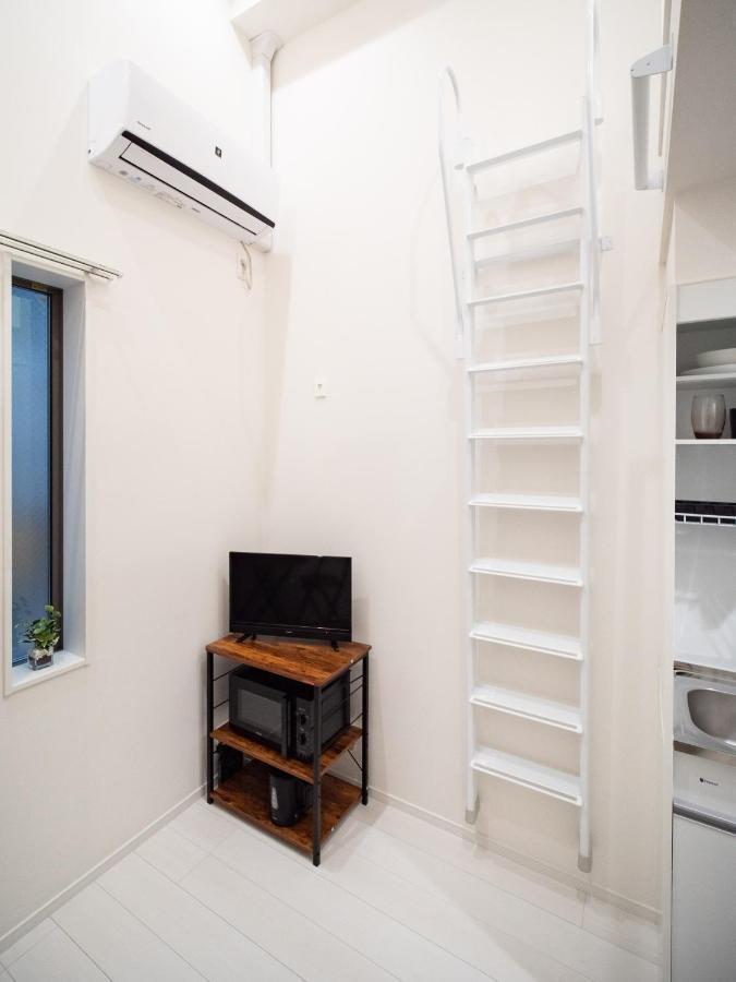 Apartment G2 *